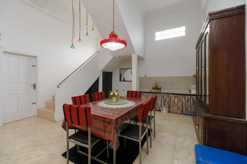RedDoorz Syariah near Museum Tsunami Aceh 2 Bed and Breakfast in Indonesia