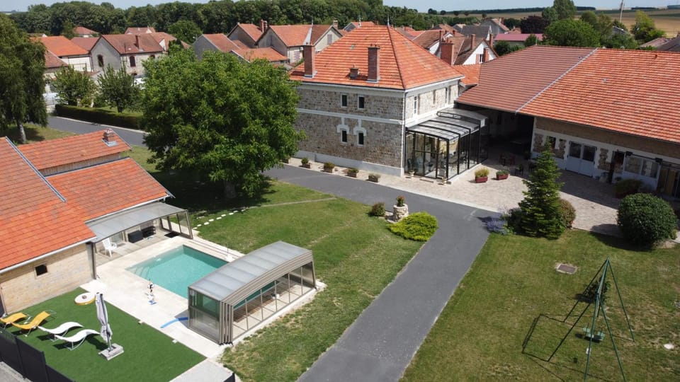 Bird's eye view, Swimming pool