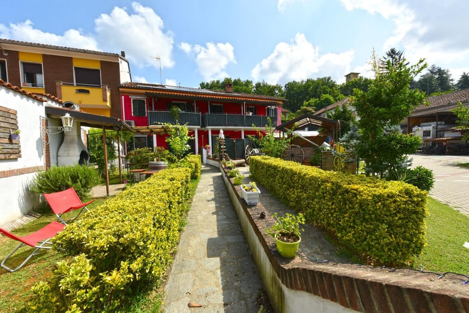 CASA APPARTAMENTO VACANZE La fermata delle rondini Apartment in Piedmont