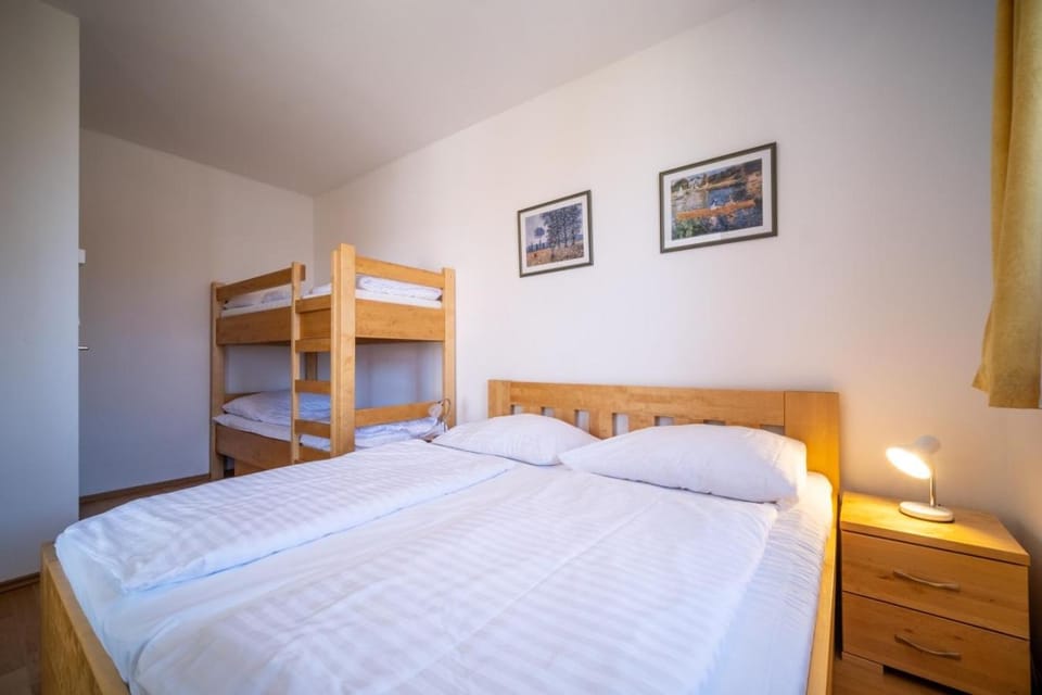 Bed, Bedroom, bunk bed
