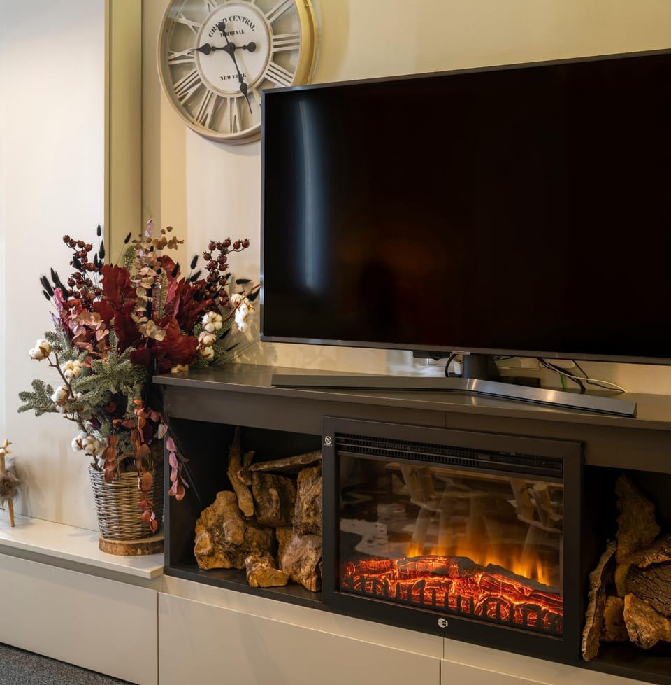 TV and multimedia, flat iron