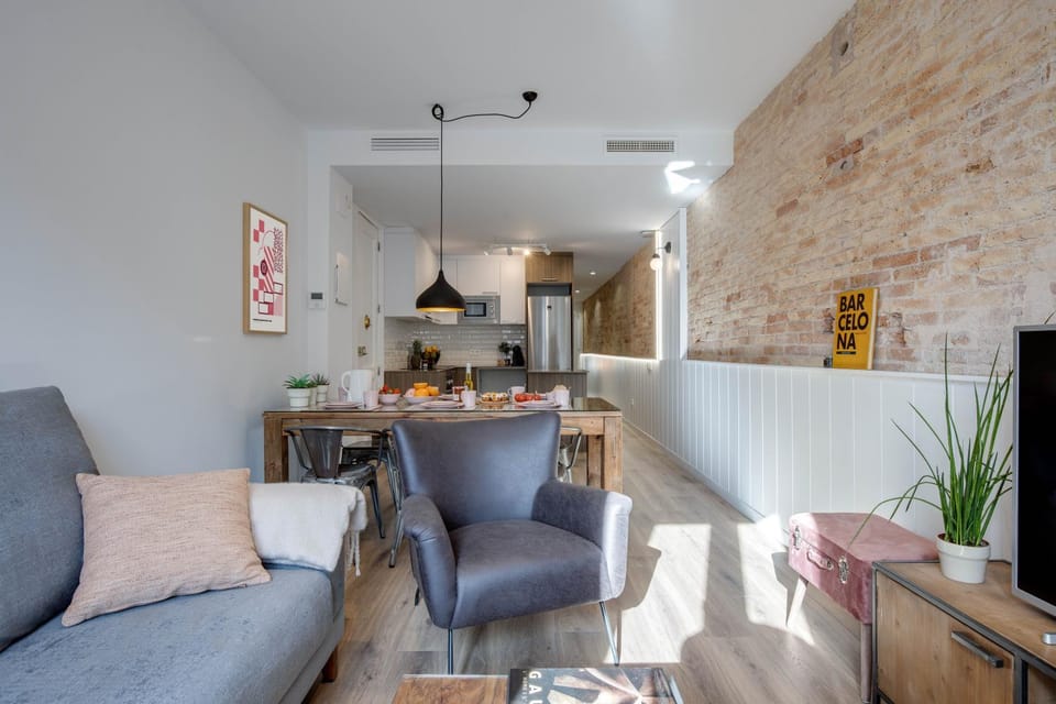 Kitchen or kitchenette, Living room, Seating area, Dining area