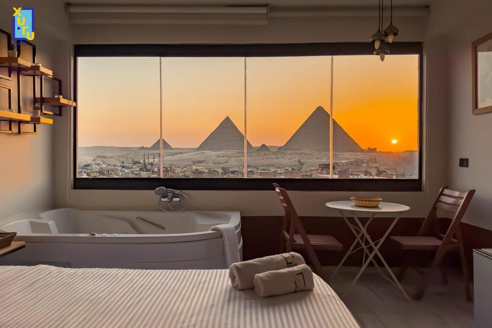 Jacuzzi Studio By The Historic Pyramids Apt4 Apartment in Egypt