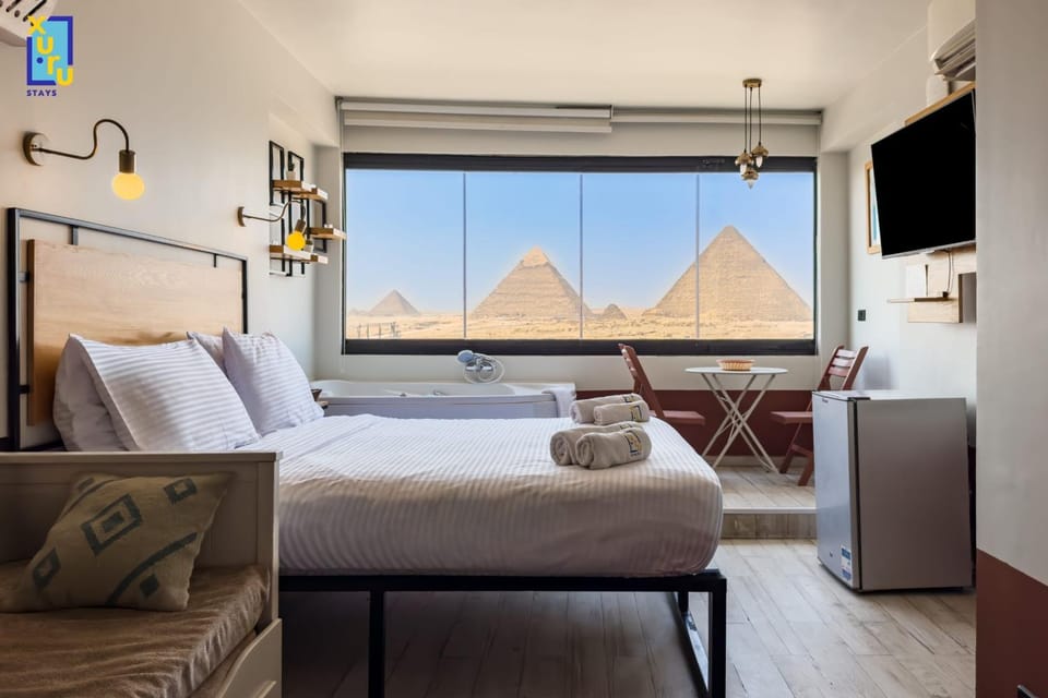 Jacuzzi Studio By The Historic Pyramids Apt4 Apartment in Egypt