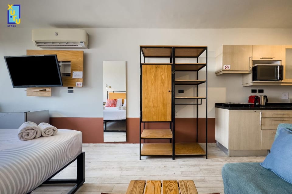 Jacuzzi Studio By The Historic Pyramids Apt3 Apartment in Egypt