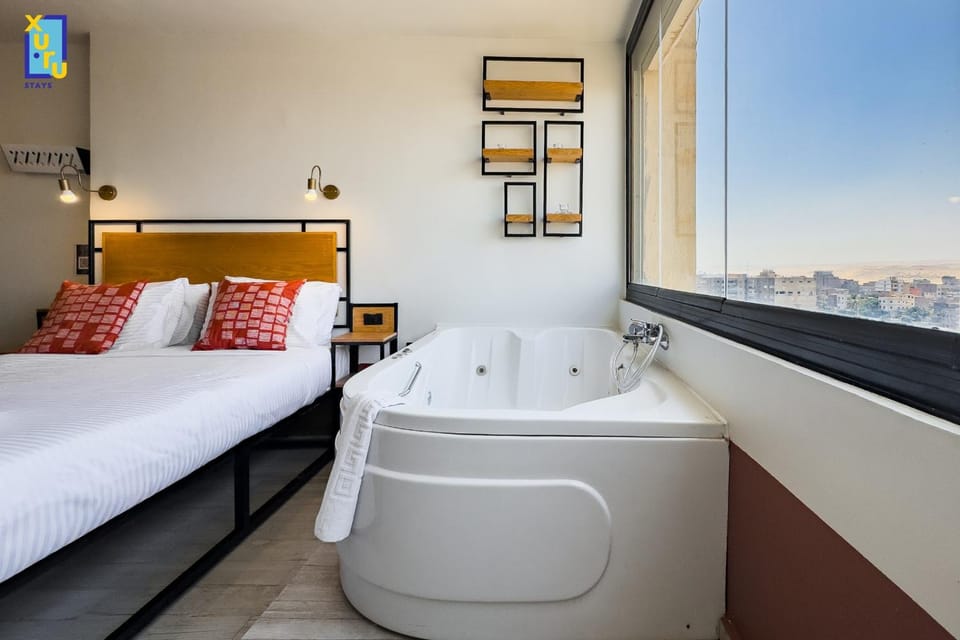 Jacuzzi Studio By The Historic Pyramids Apt3 Apartment in Egypt