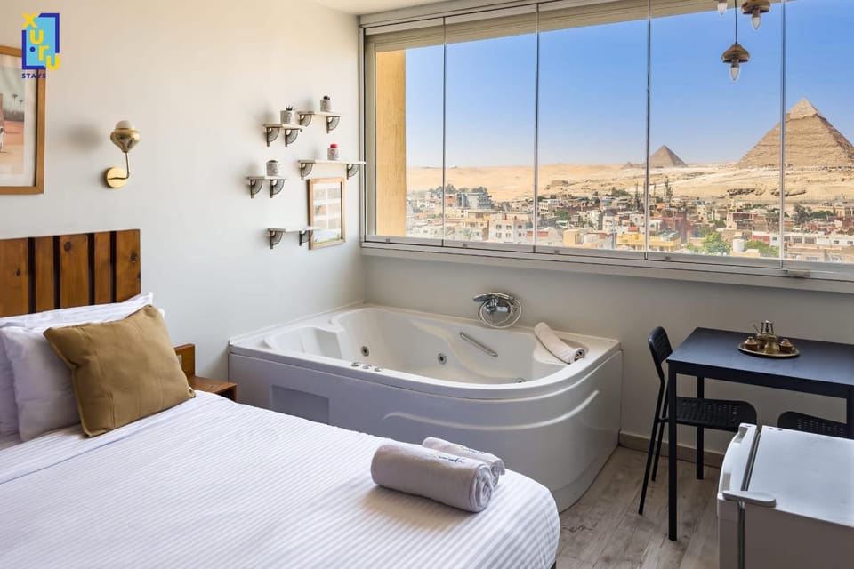 Jacuzzi Studio By The Historic Pyramids Apt1 Apartment in Egypt