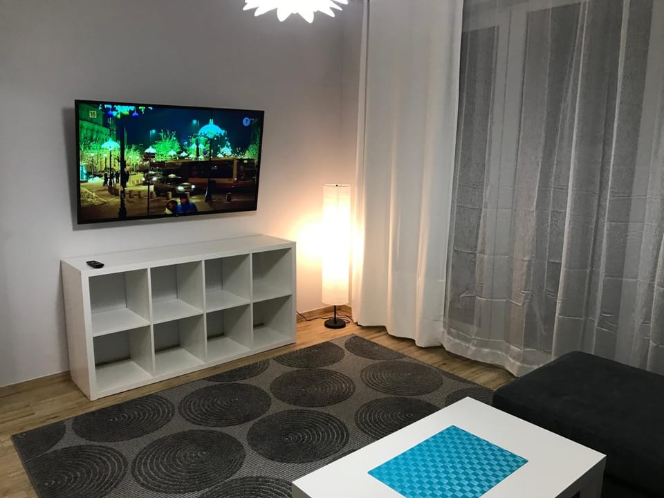 Communal lounge/ TV room, TV and multimedia