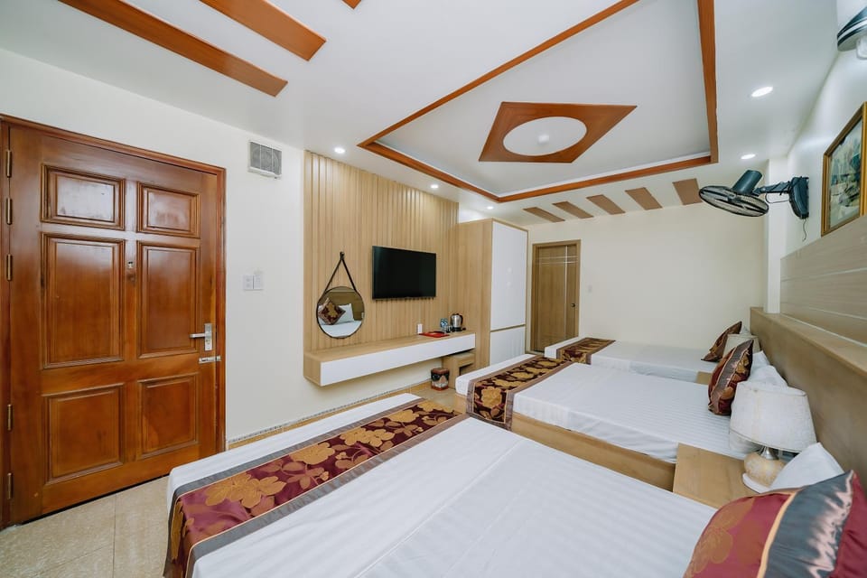 Communal lounge/ TV room, Bed, TV and multimedia, Bedroom, fireplace, wardrobe, air conditioner