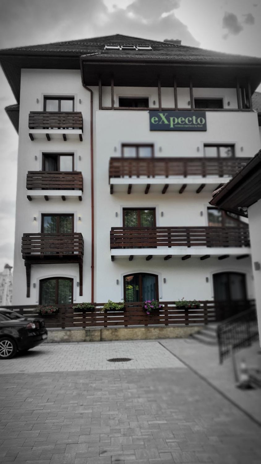 Property building, Facade/entrance, Parking