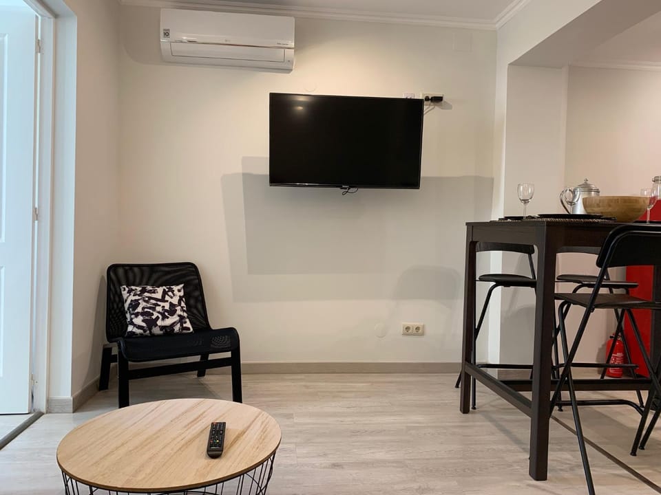 Communal lounge/ TV room, TV and multimedia, Living room