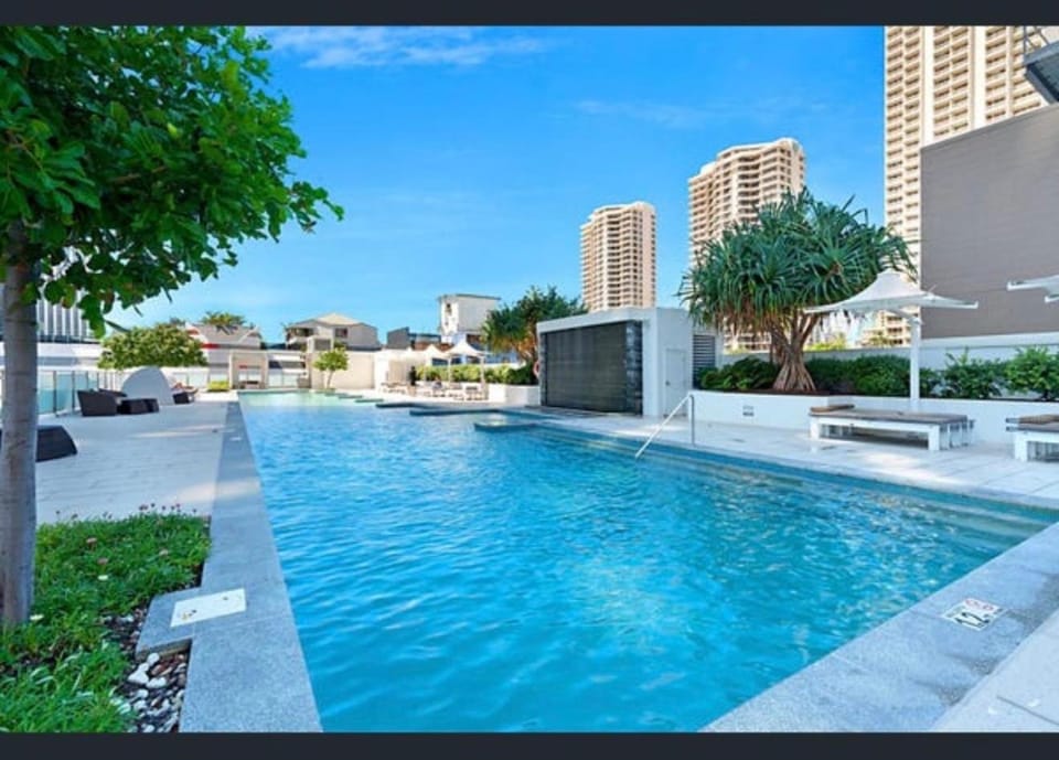 H Luxury Apartment at Surfers Paradise High floor Apartment in Surfers Paradise Boulevard