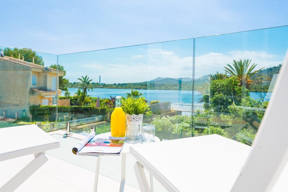 Patio, Day, Natural landscape, Balcony/Terrace, Dining area, Lake view, Mountain view