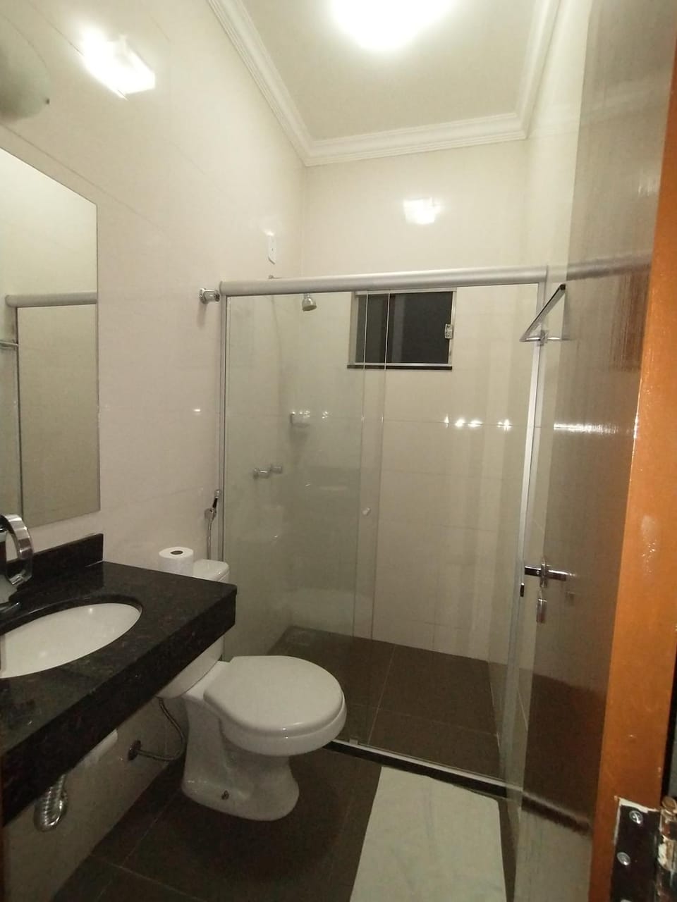 Shower, Toilet
