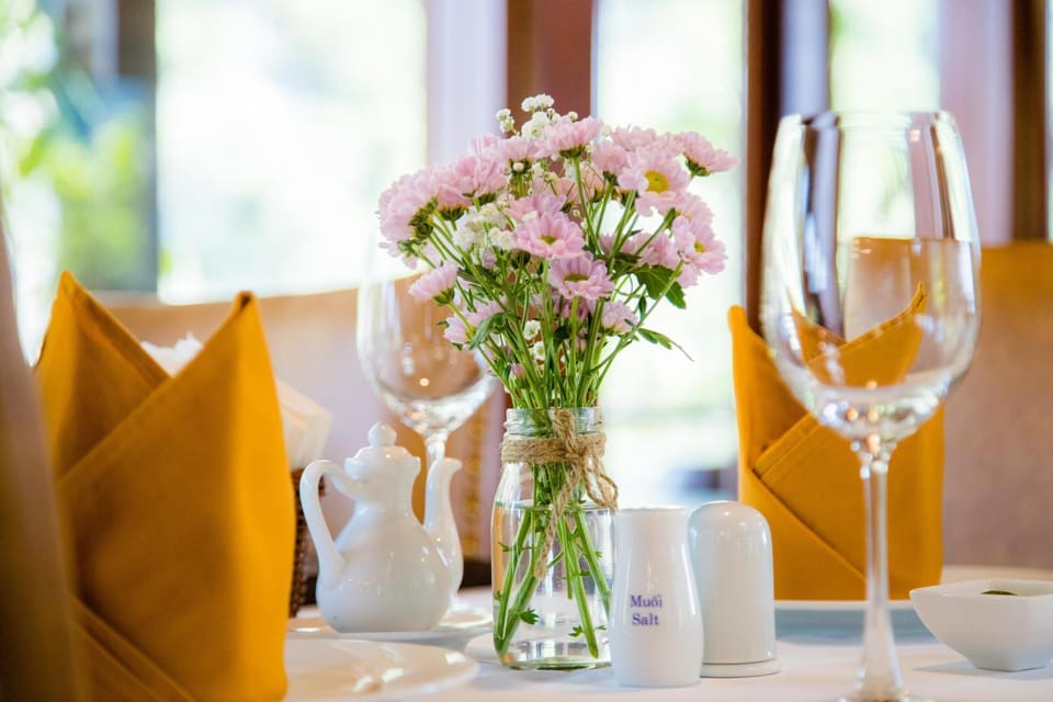 Restaurant/places to eat, Banquet/Function facilities