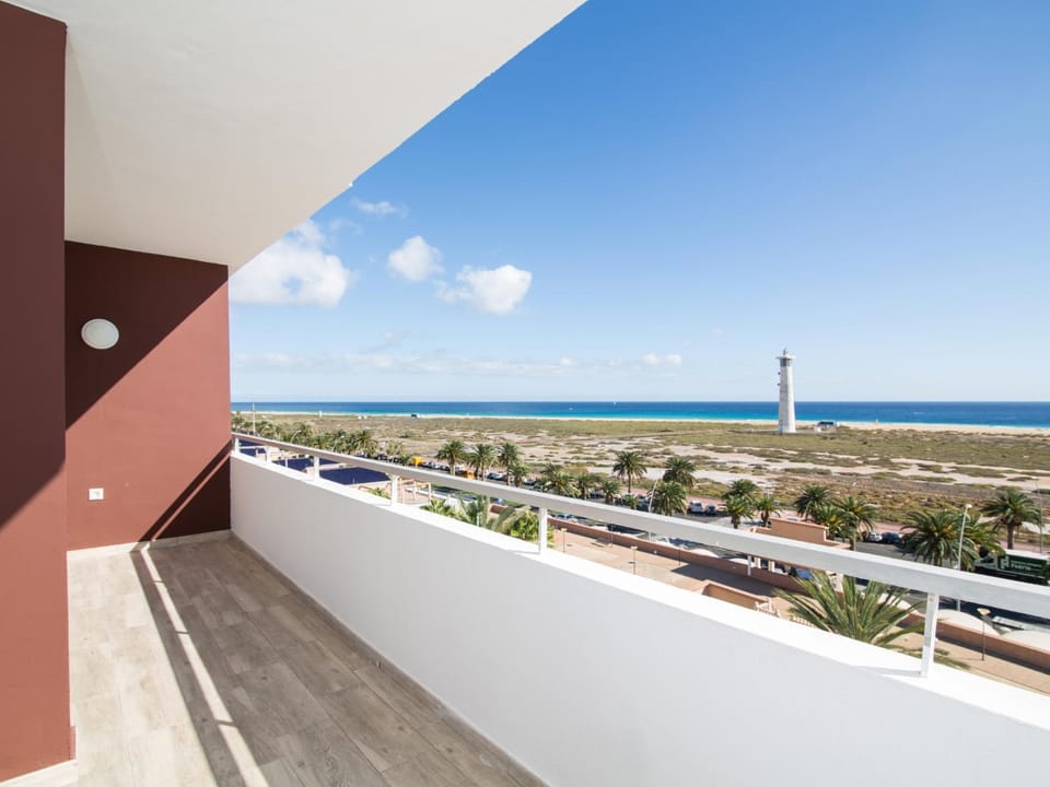 Property building, Facade/entrance, Balcony/Terrace, City view, Sea view, Street view