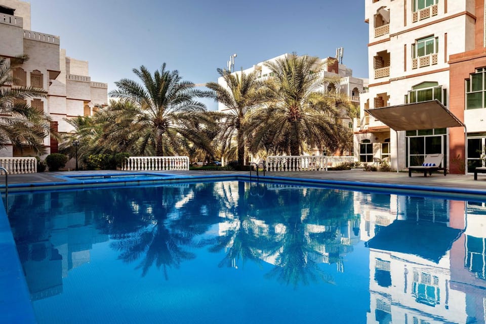 Swimming pool, sunbed