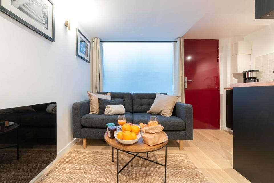 Architect's Duplex - Haut Marais Apartment in Paris