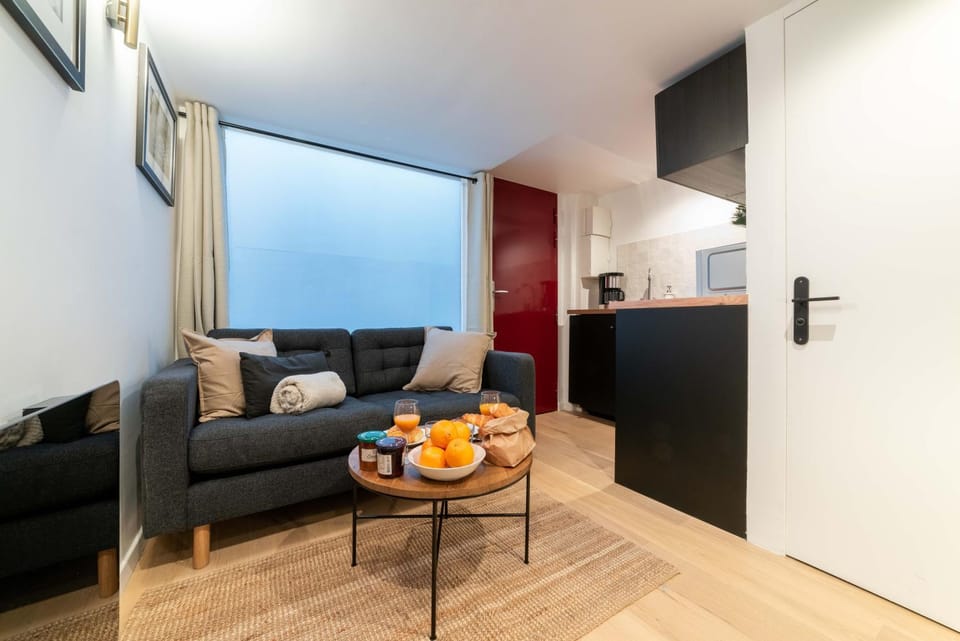 Architect's Duplex - Haut Marais Apartment in Paris