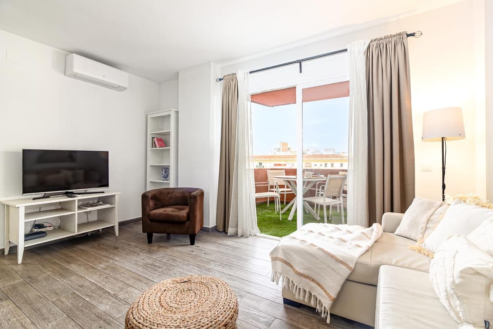 Malaga Center Flat Beach & Terrace Apartment in Malaga