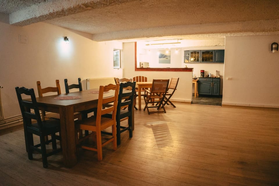 Turnul Mareșalului -Casă de Vacanță cu Panoramă 360 în Inima Naturii, lângă Transfăgărășan Bed and Breakfast in Romania