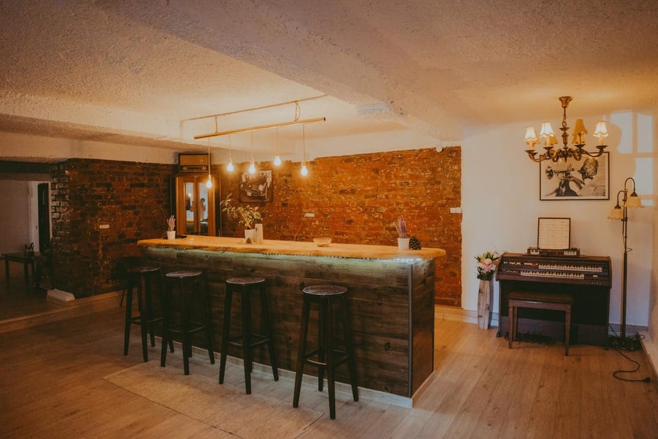 Turnul Mareșalului -Casă de Vacanță cu Panoramă 360 în Inima Naturii, lângă Transfăgărășan Bed and Breakfast in Romania