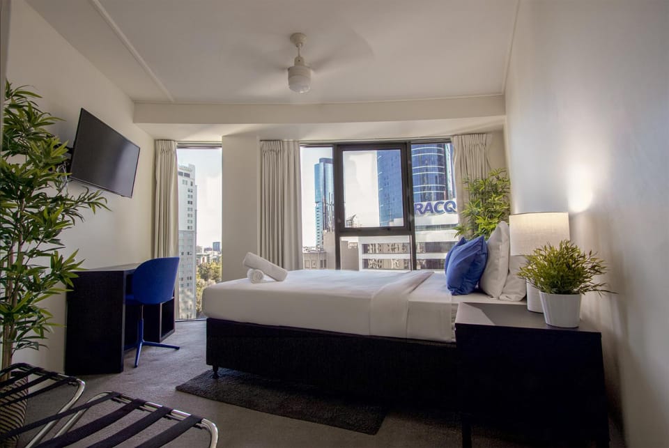 Bed, TV and multimedia, Photo of the whole room