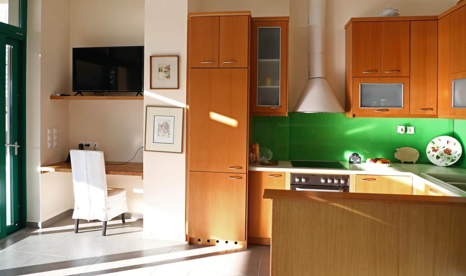 TV and multimedia, Kitchen or kitchenette