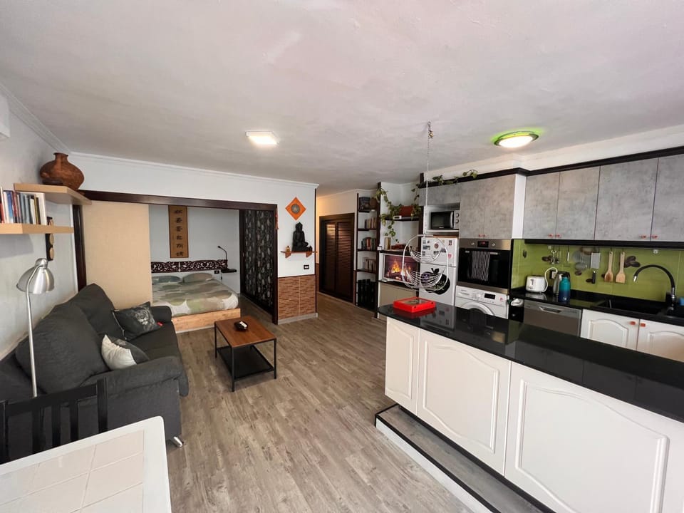 Kitchen or kitchenette, Living room