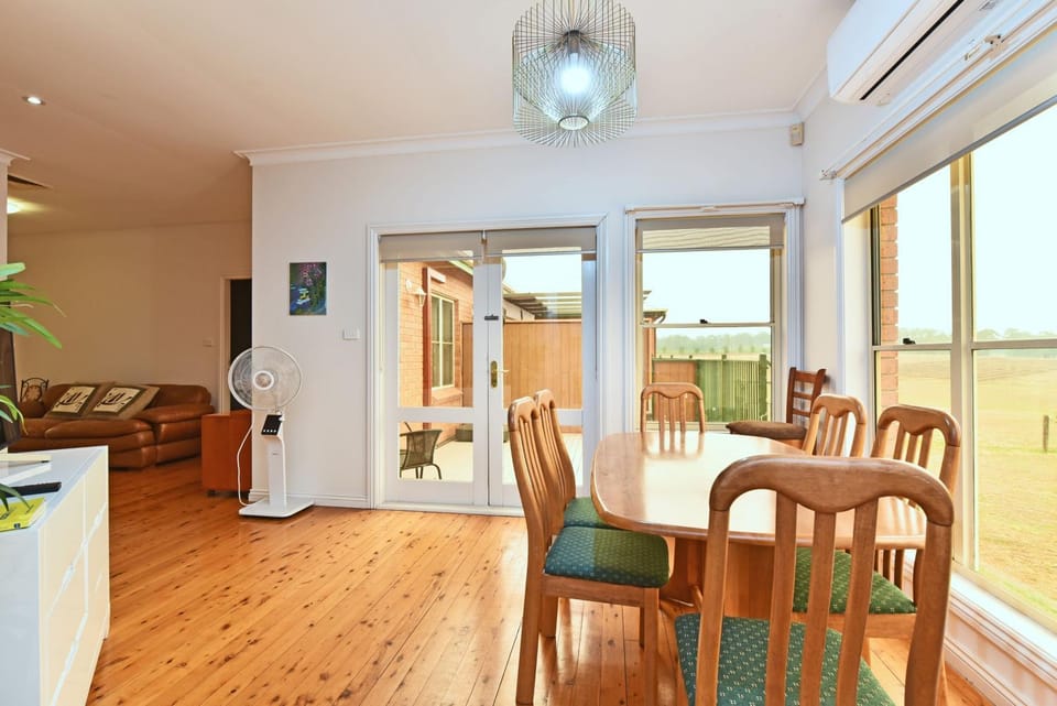 King 3 - close proximity to Bimbadgen and Hope Estate concerts Apartment in Rothbury