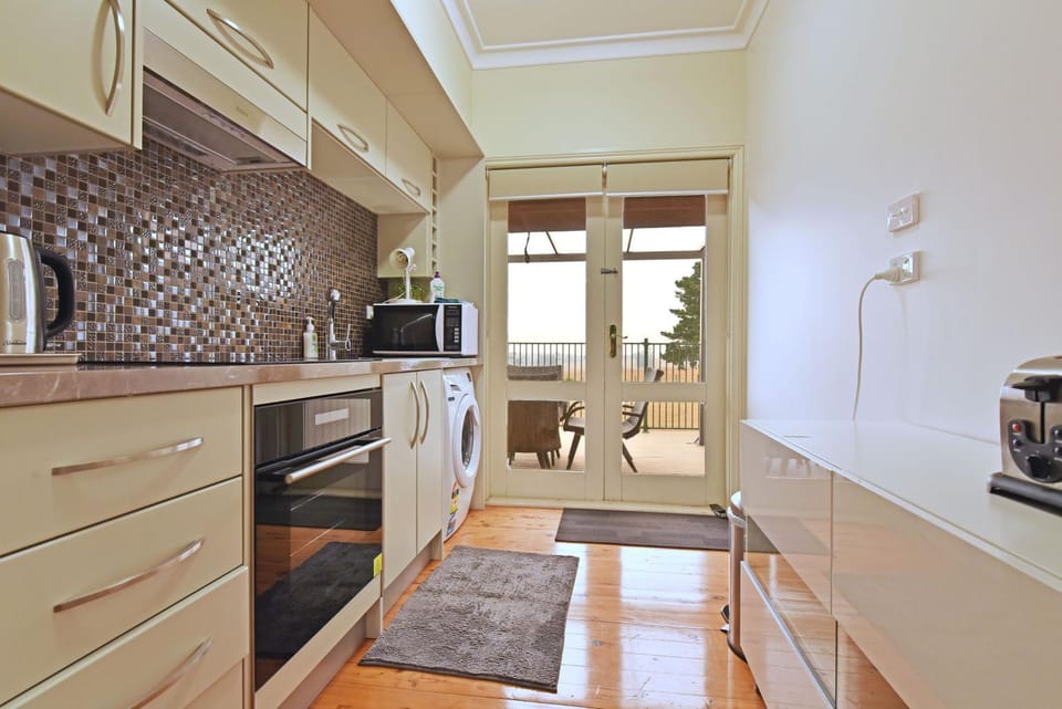 King 2 - close proximity to Bimbadgen and Hope Estate concerts Apartment in Rothbury