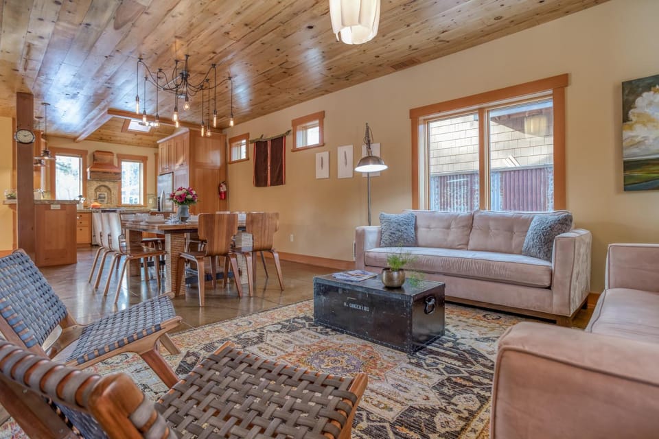 The Davenport - Meredith Lodging House in Bend
