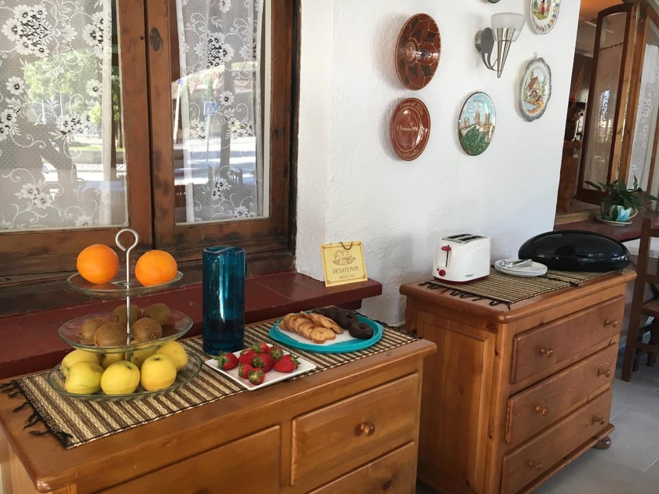 Food and drinks, Continental breakfast