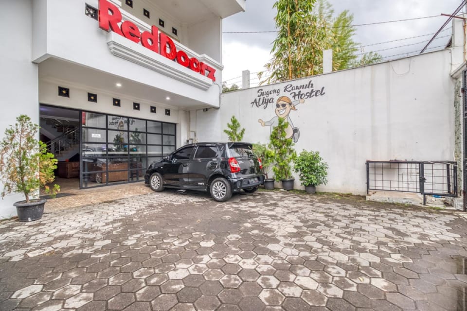 Facade/entrance, Property logo or sign