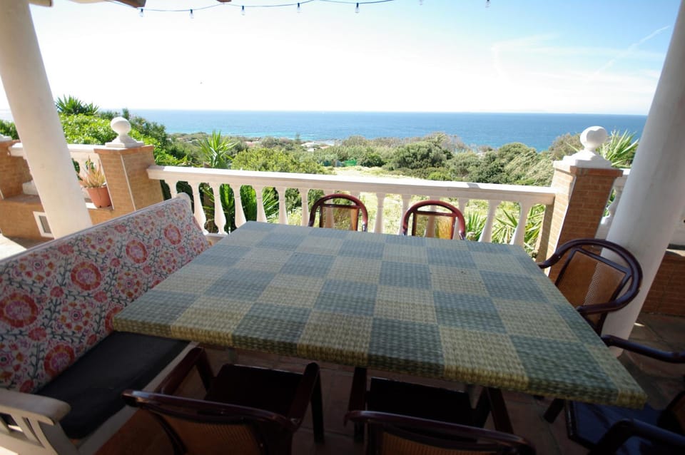 Natural landscape, View (from property/room), Balcony/Terrace, Dining area, Sea view