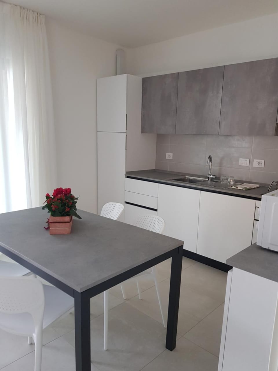 Kitchen or kitchenette, Dining area, Communal kitchen