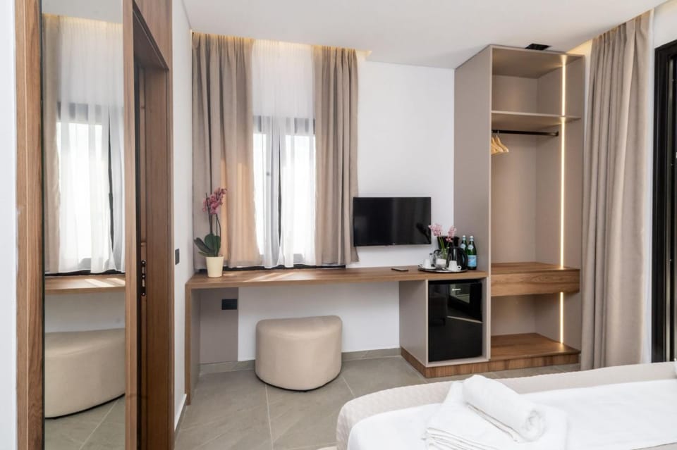 Crystal Blue Hotel, Barbati, Corfu Apartment hotel in Corfu, Greece