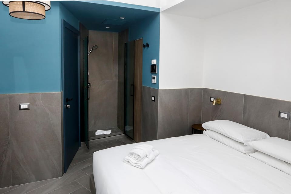 Bed, Photo of the whole room