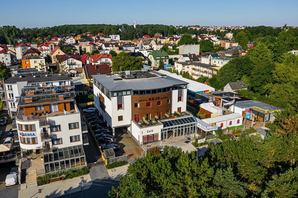 Property building, Bird's eye view, Windsurfing