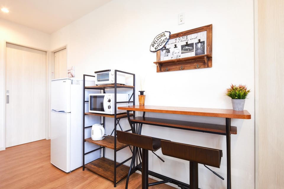 Dining area, minibar