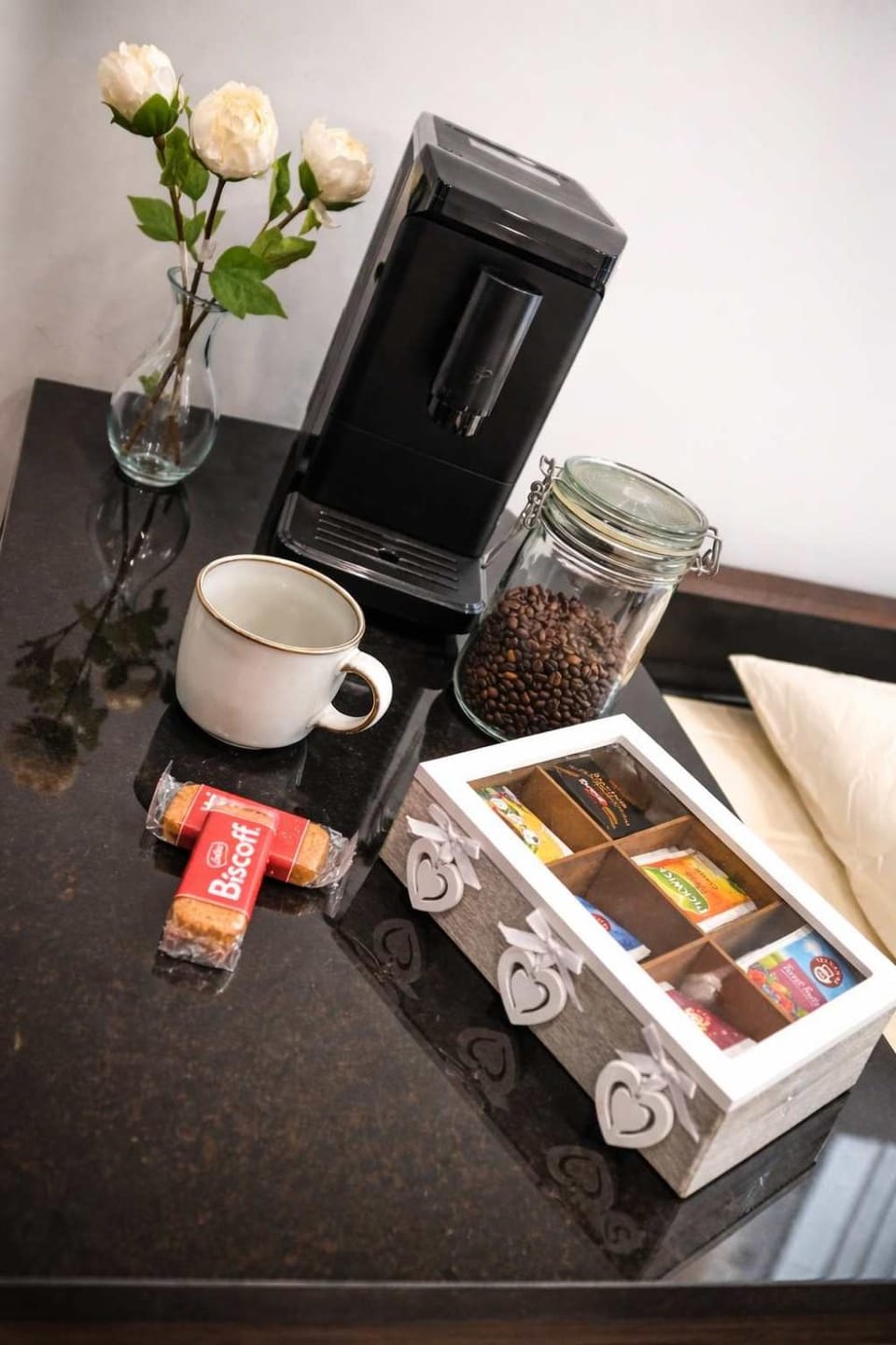Coffee/tea facilities, Kitchen or kitchenette, Food and drinks