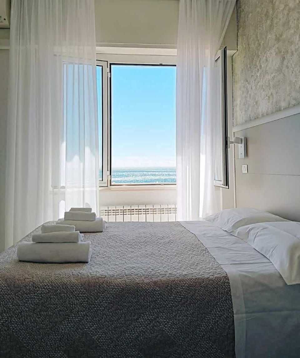 Bed, Natural landscape, Photo of the whole room, Bedroom, Sea view, towels