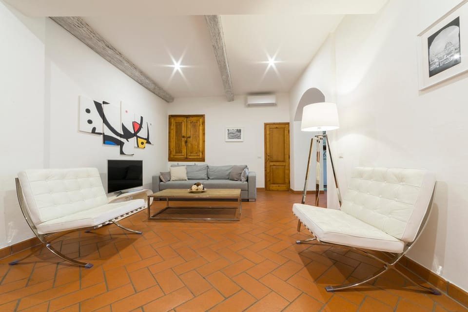 Living room, Photo of the whole room, Seating area