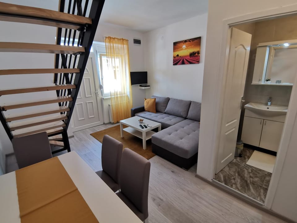 Living room, Photo of the whole room, Seating area