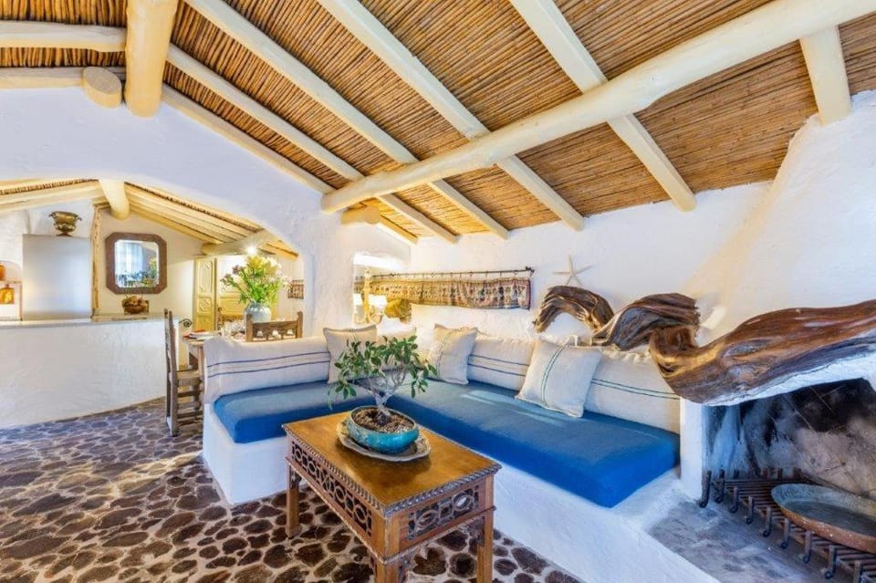 Charming Cottage Il Glicine a San Pantaleo House in Sardinia