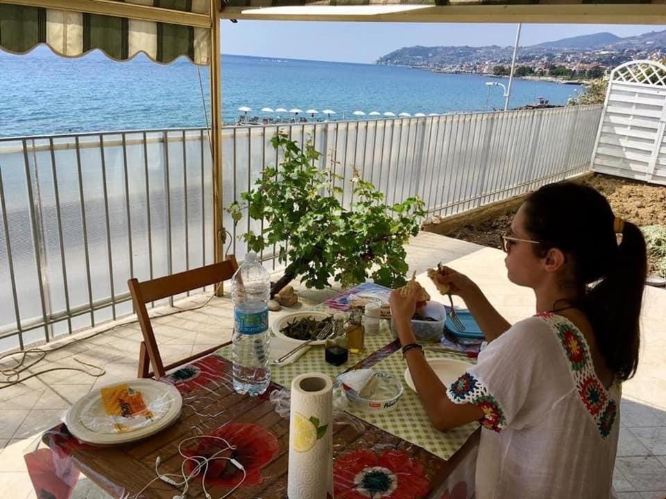 Perfect Wave a 10 m dal mare Apartment in Sanremo