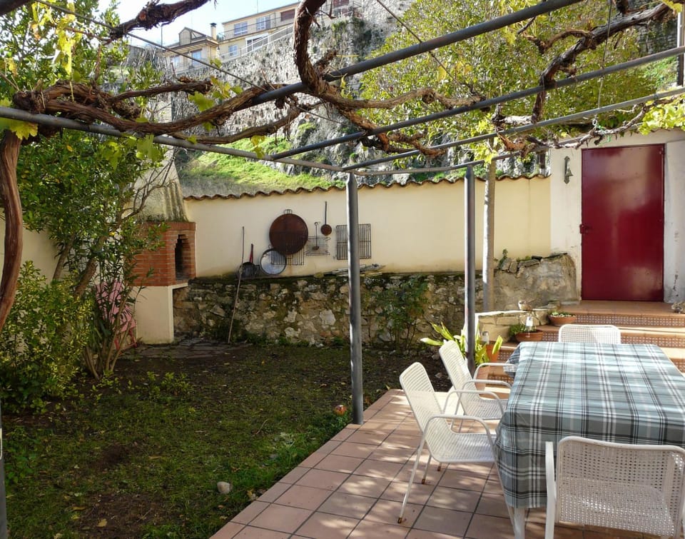 Patio, BBQ facilities, Garden