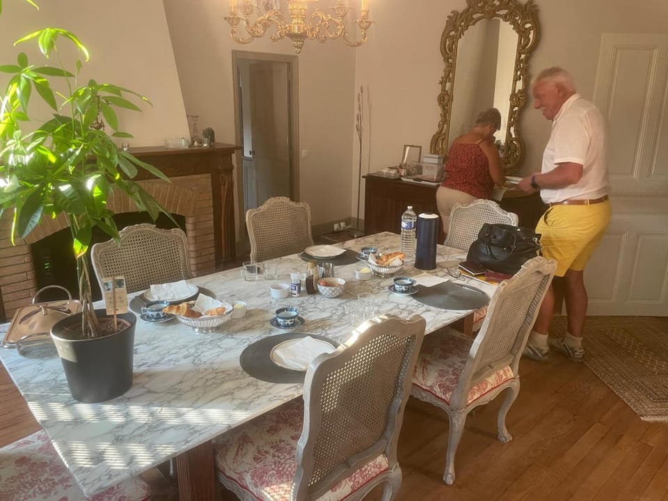 Dining area, Breakfast