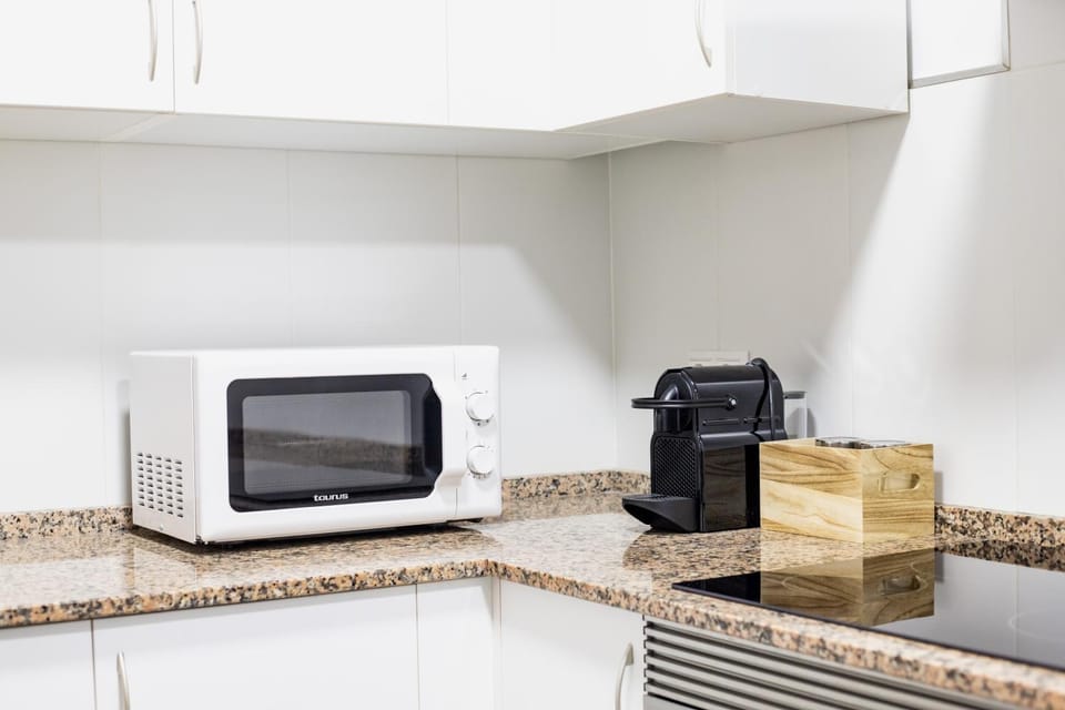 Coffee/tea facilities, Kitchen or kitchenette, microwave, pet friendly, toaster
