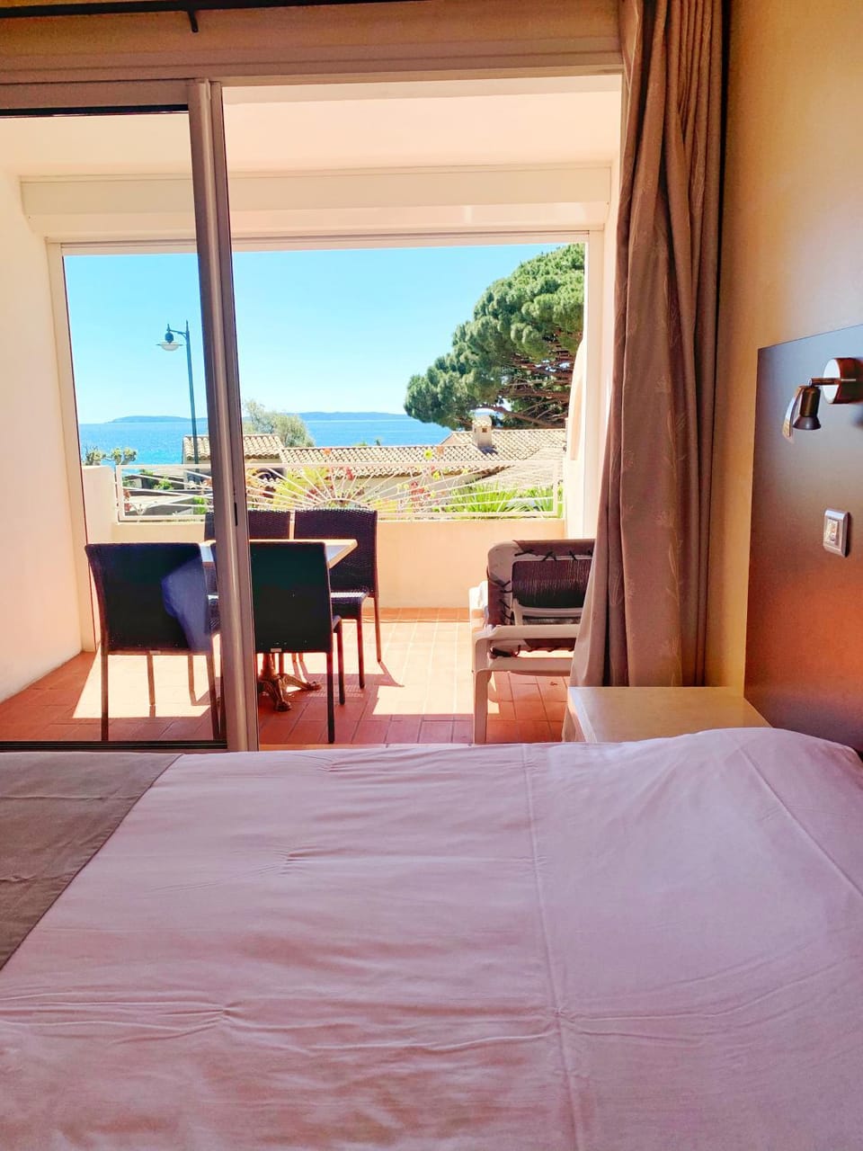 View (from property/room), Balcony/Terrace, Bedroom, Sea view